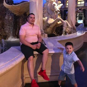 Meet your Posher, Manuel